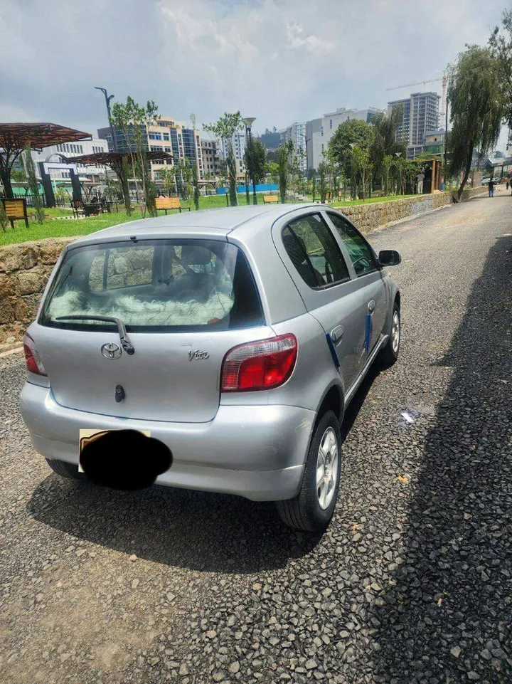 Toyota Vitz 2000 – photo 3
