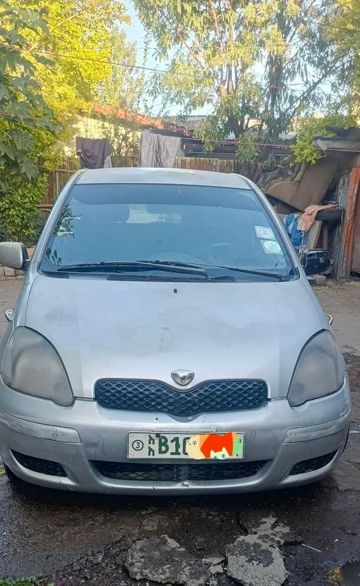 Toyota Vitz 2004 Automatic 1.0L – photo 4