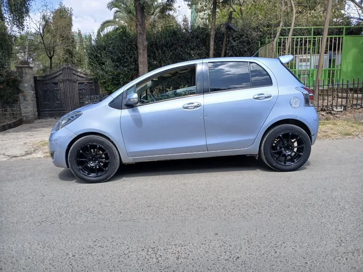 Toyota Yaris 2010 Compact – photo 3