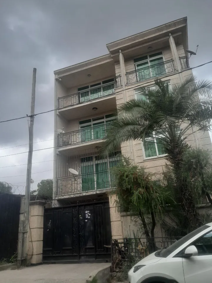 G+3 House for Sale in Summit – photo 4