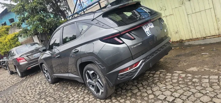 Hyundai Tucson 2022 SUV – photo 3