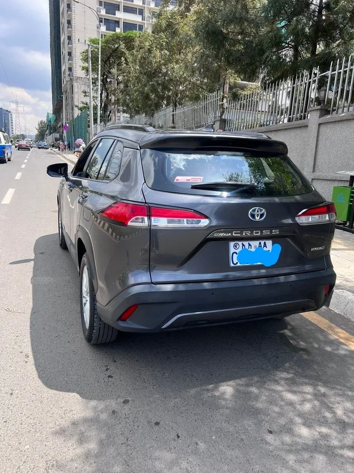 Toyota Corolla Cross Hybrid 2024 – photo 8