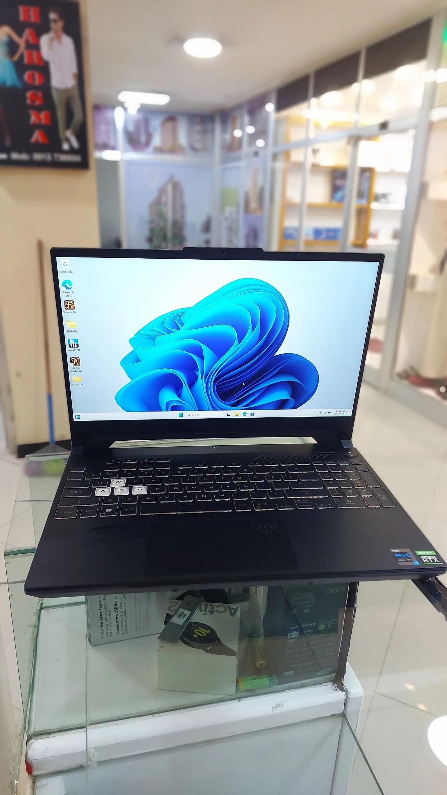 ASUS TUF Dash F15 Gaming Laptop – photo 4