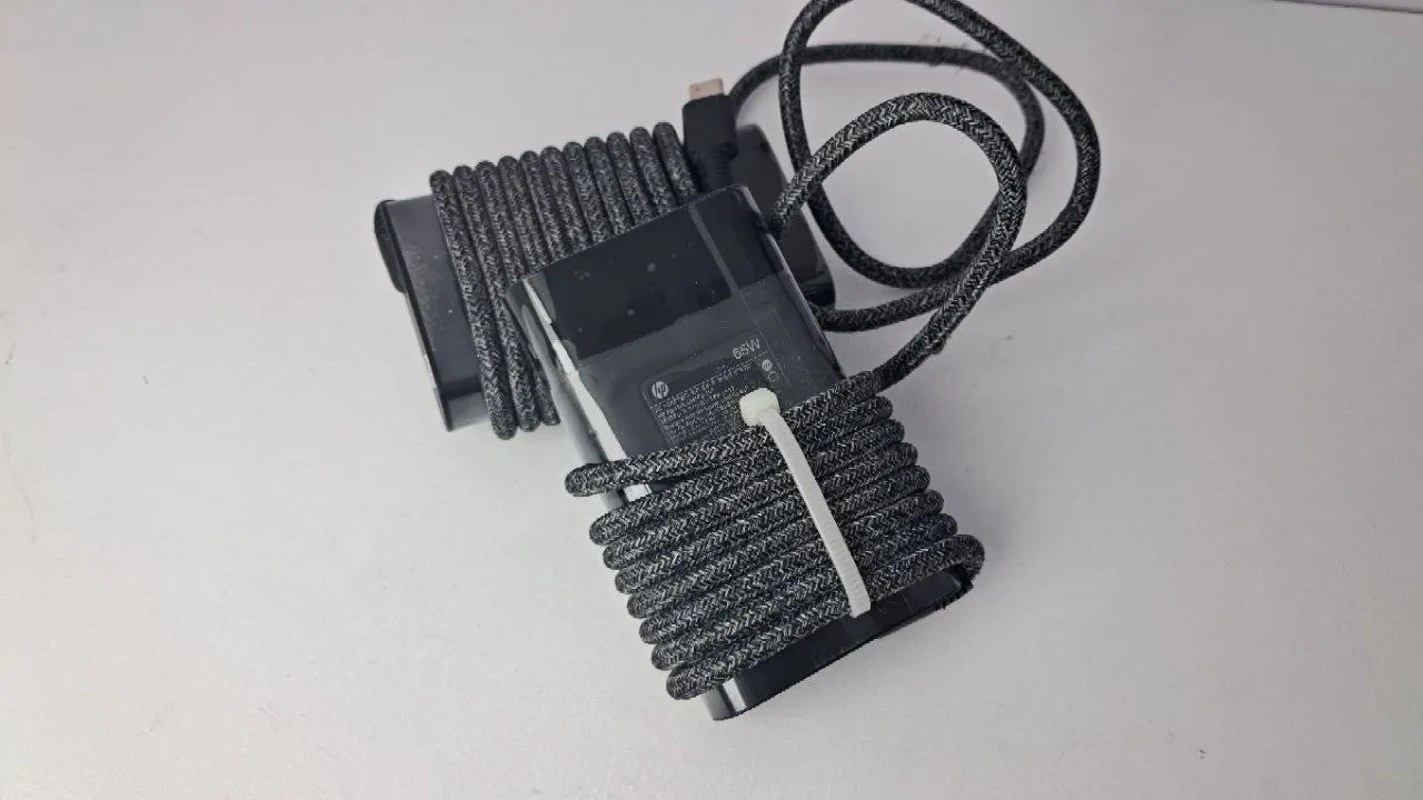 HP 65W Type-C Fast Charger – photo 3