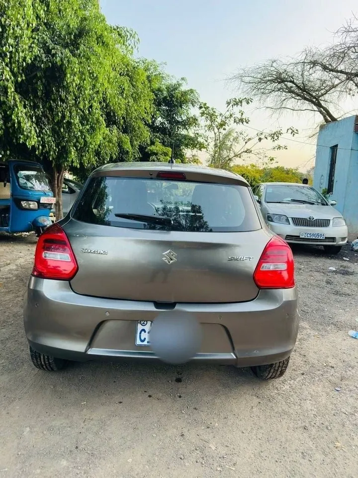 Suzuki Swift 2022 Automatic – photo 4