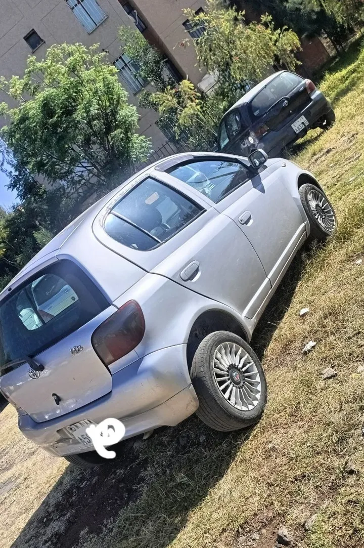 Toyota Vitz 2001 Automatic – photo 3