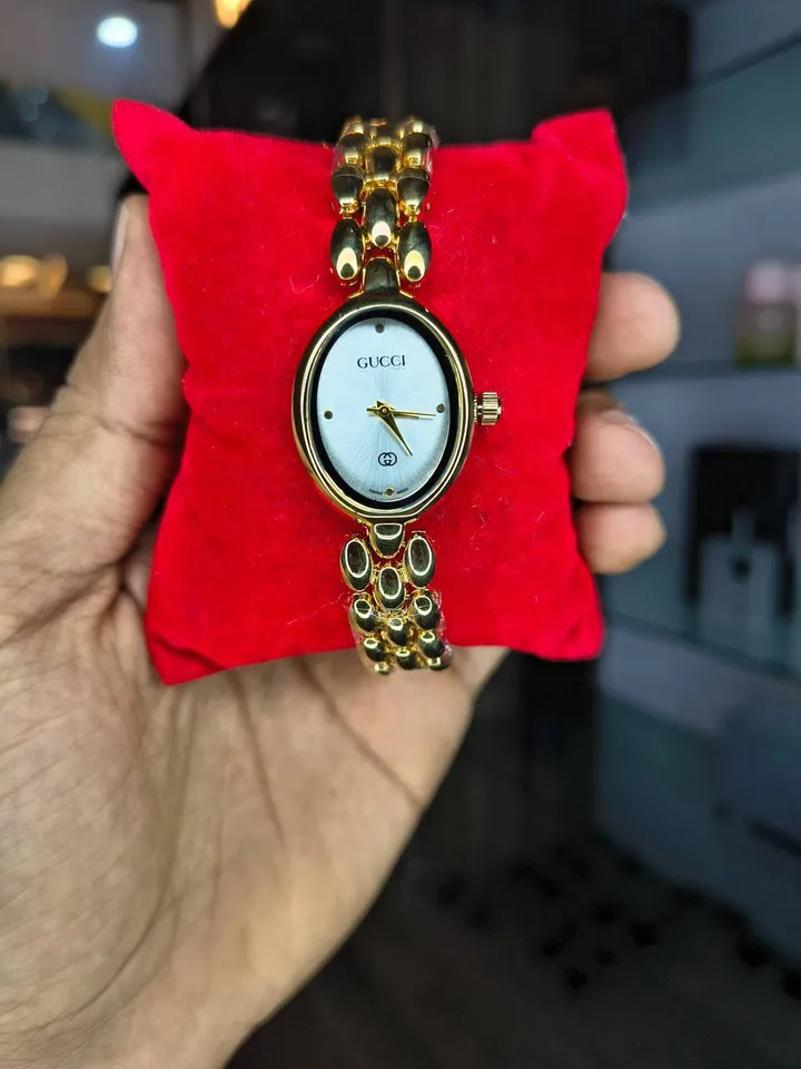 Classic Elegant Ladies Gold Watch – photo 5