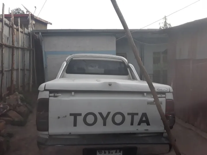 Toyota Double Cabin Pickup 2008 – photo 3