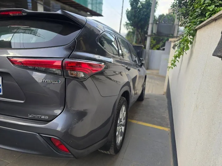 Toyota Highlander Hybrid Limited 2024 – photo 3