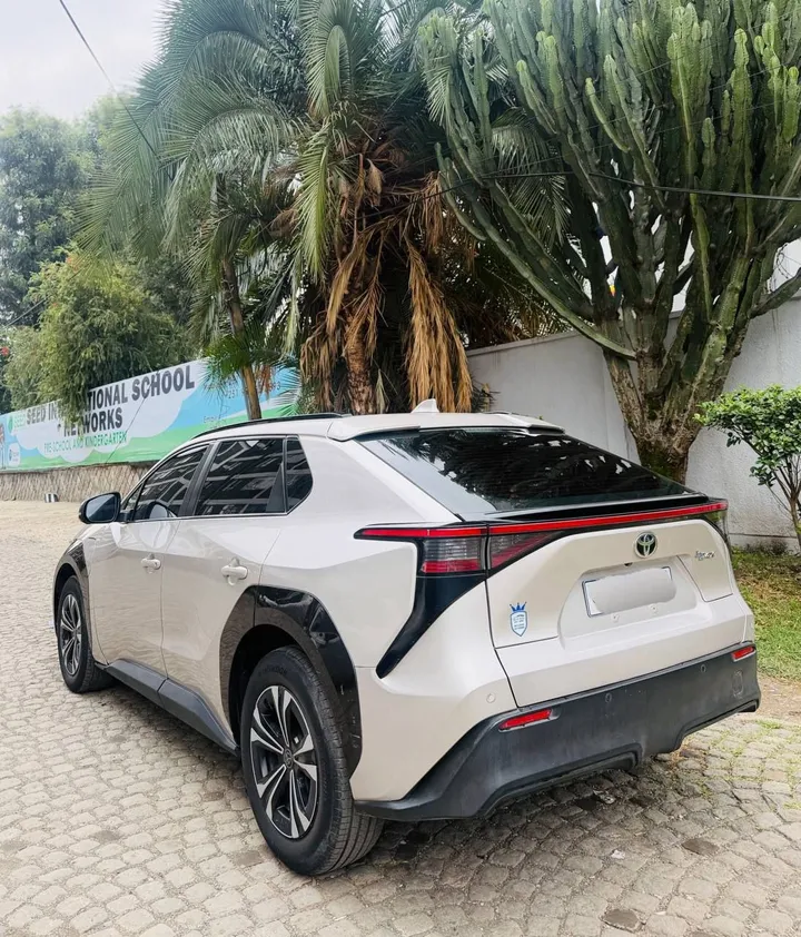 Toyota BZ4X EV 2023 Electric – photo 5
