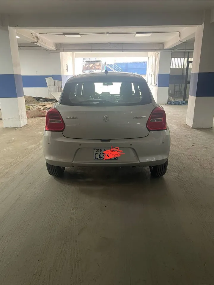 Suzuki Swift 2022 1.2L Automatic – photo 5