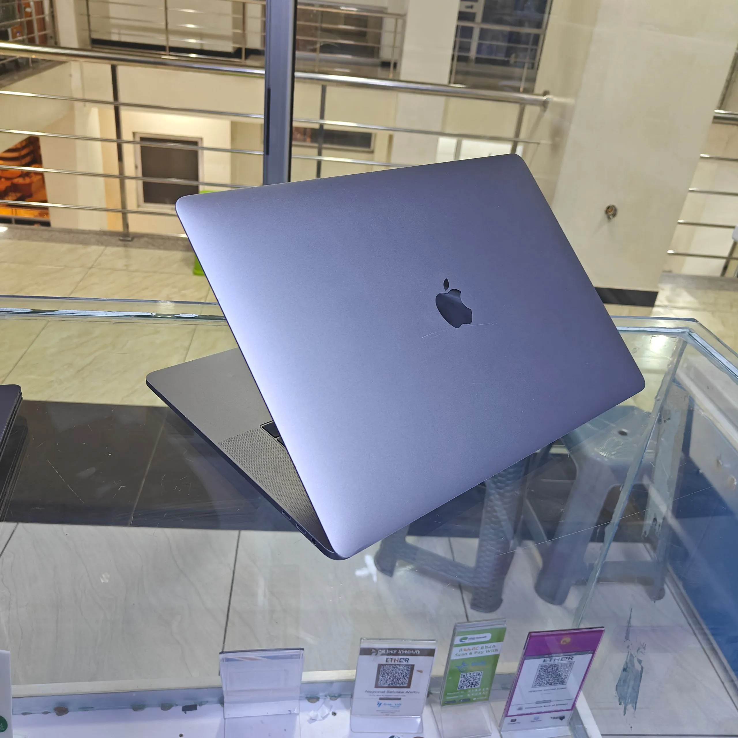 MacBook Pro Core i7 2019 16-inch – photo 3