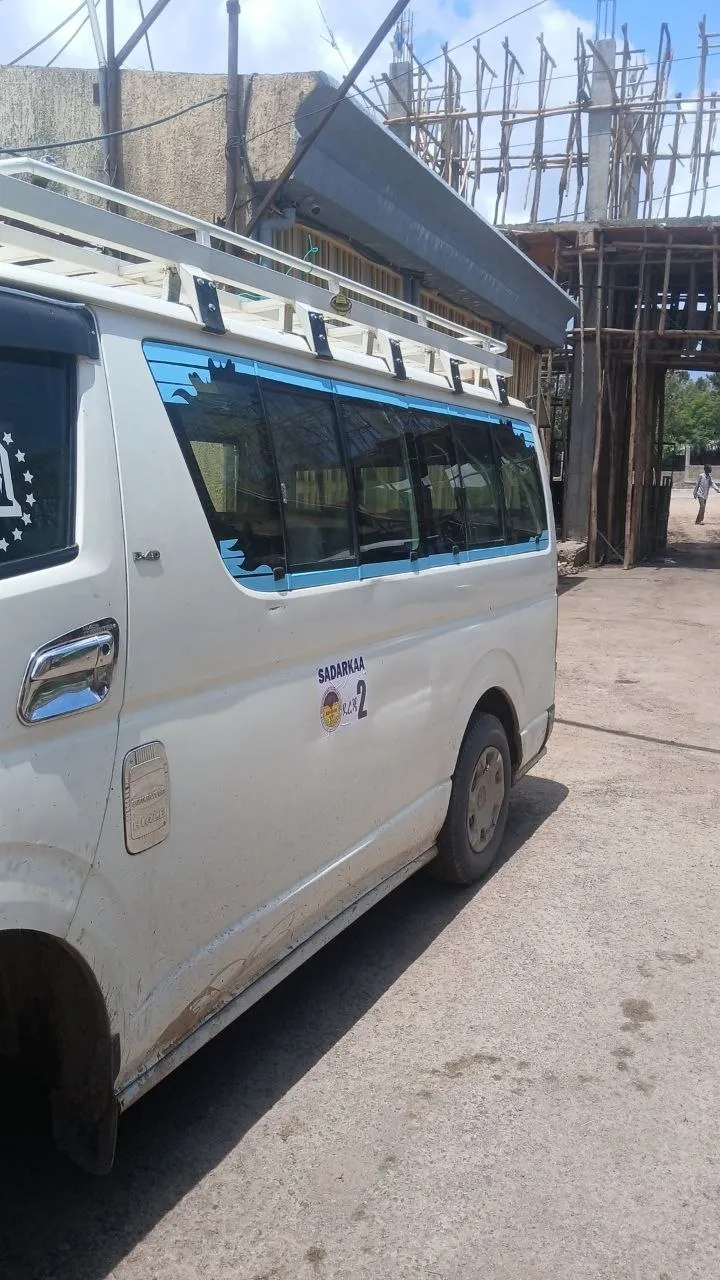 Toyota Hiace 2012 Diesel Van – photo 3