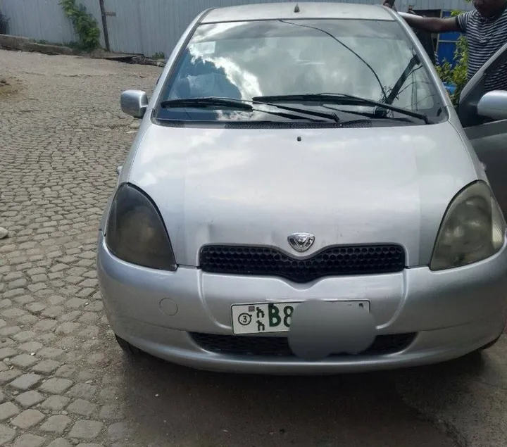 Toyota Vitz Automatic 1.0L – photo 4