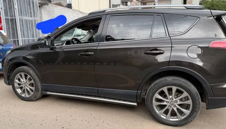 Toyota RAV4 2018 2.0L Automatic – photo 6