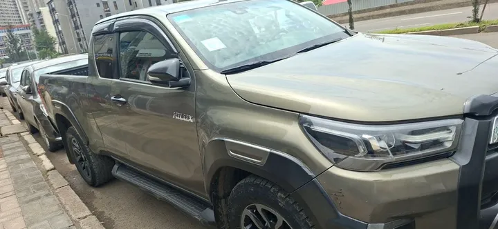 Toyota Hilux Invincible 2021 – photo 5
