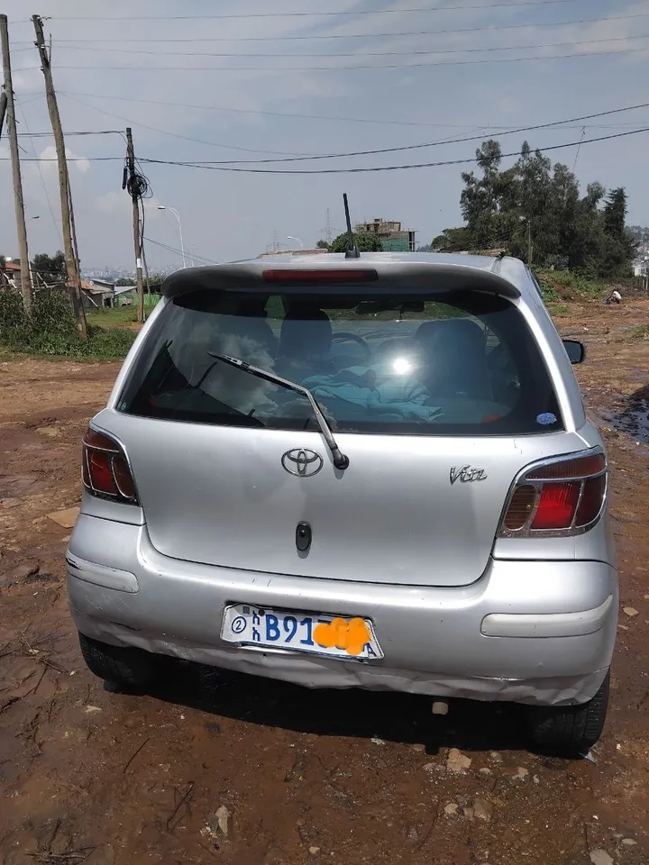 Toyota Vitz 2004 – photo 4