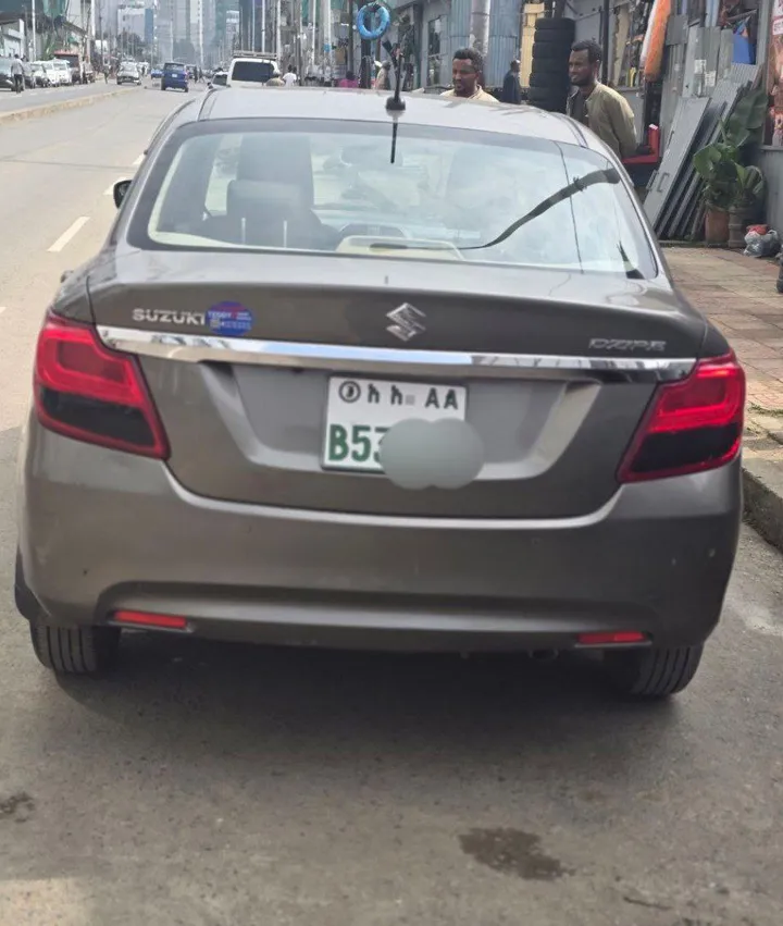 Suzuki Dzire 2022 Automatic – photo 3