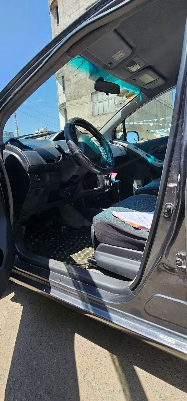Toyota Yaris Compact 2007 Automatic – photo 3