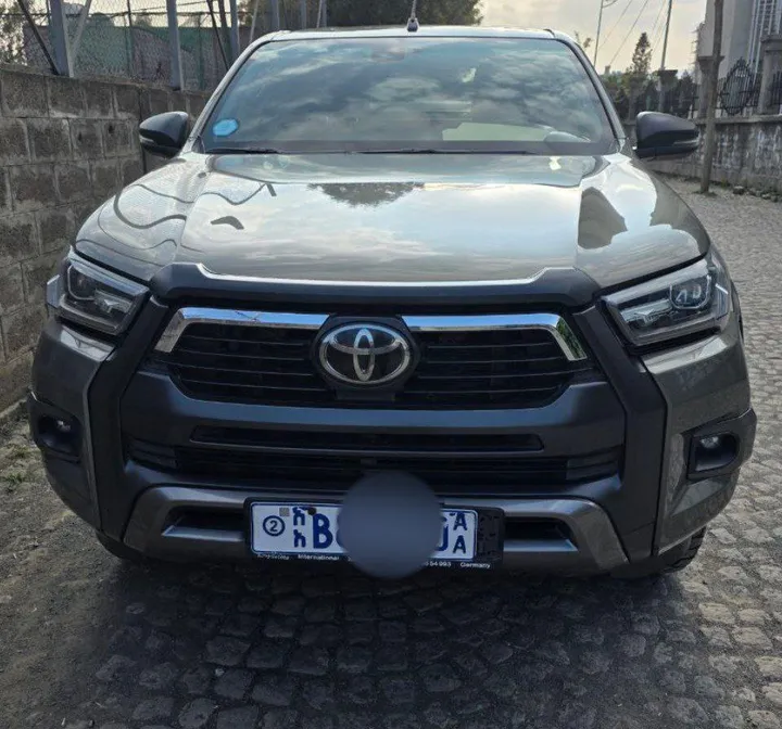 Toyota Hilux Invincible 2021 – photo 6