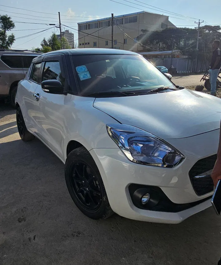 Suzuki Swift 2022 Automatic – photo 4