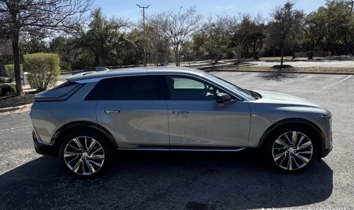2023 Cadillac Optiq 450E – photo 3