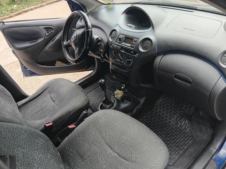 Toyota Vitz Yaris 2005 Manual – photo 3