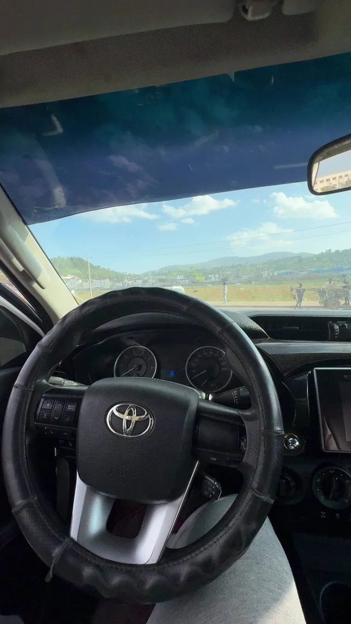 Toyota Hilux Revo 2018 – photo 9