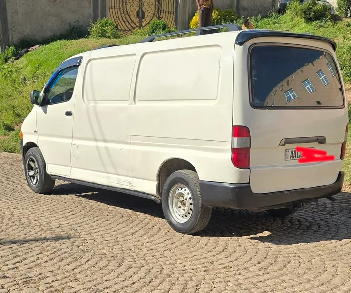 Toyota Hiace 2001 Diesel Van – photo 4