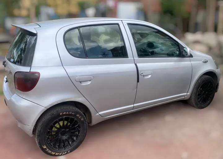 Toyota Vitz 2001 Hatchback – photo 5
