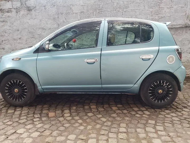 Toyota Vitz 2001 Automatic – photo 4