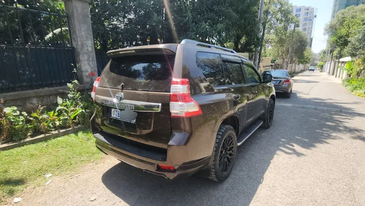 Toyota Landcruiser Prado 2017 – photo 4