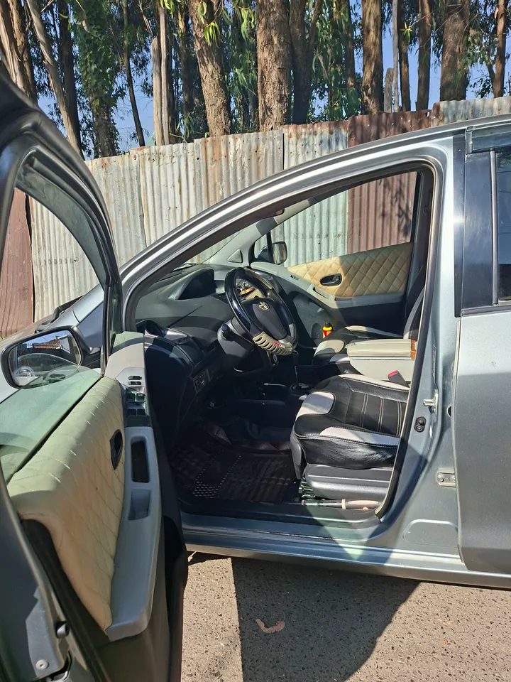 Toyota Compact 2008 Automatic – photo 4