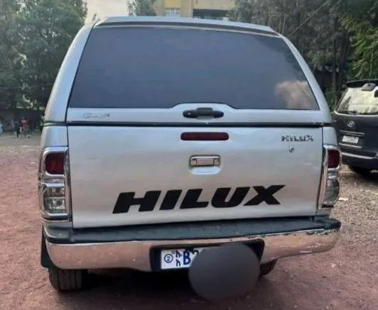 Toyota Hilux 2010 Manual – photo 4