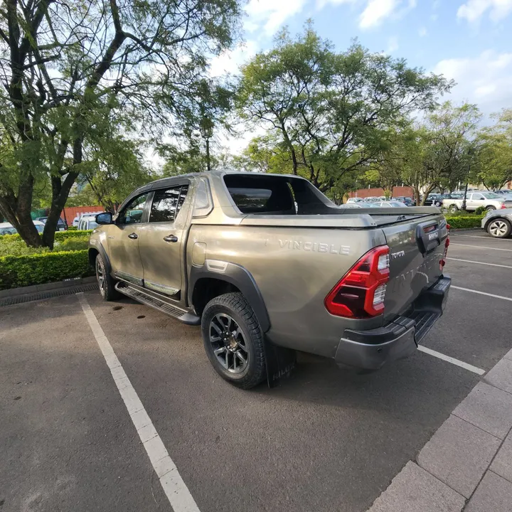 Toyota Hilux Invincible 2021 Pickup – photo 6