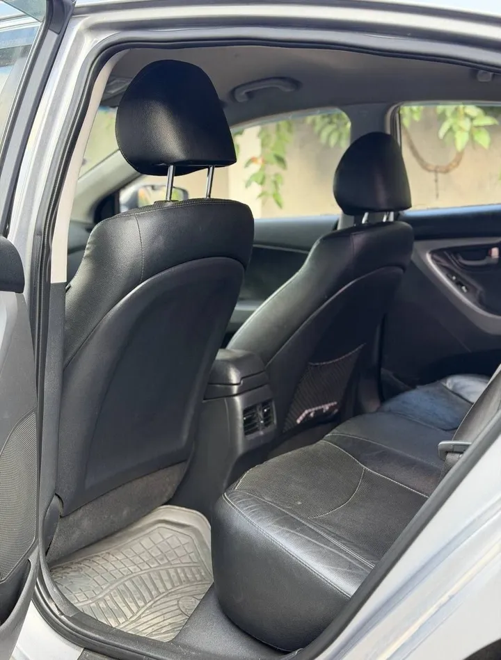Hyundai Avante 2015 Automatic – photo 4