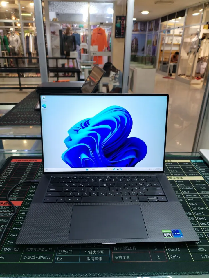 Dell Precision 5560 Laptop – photo 5
