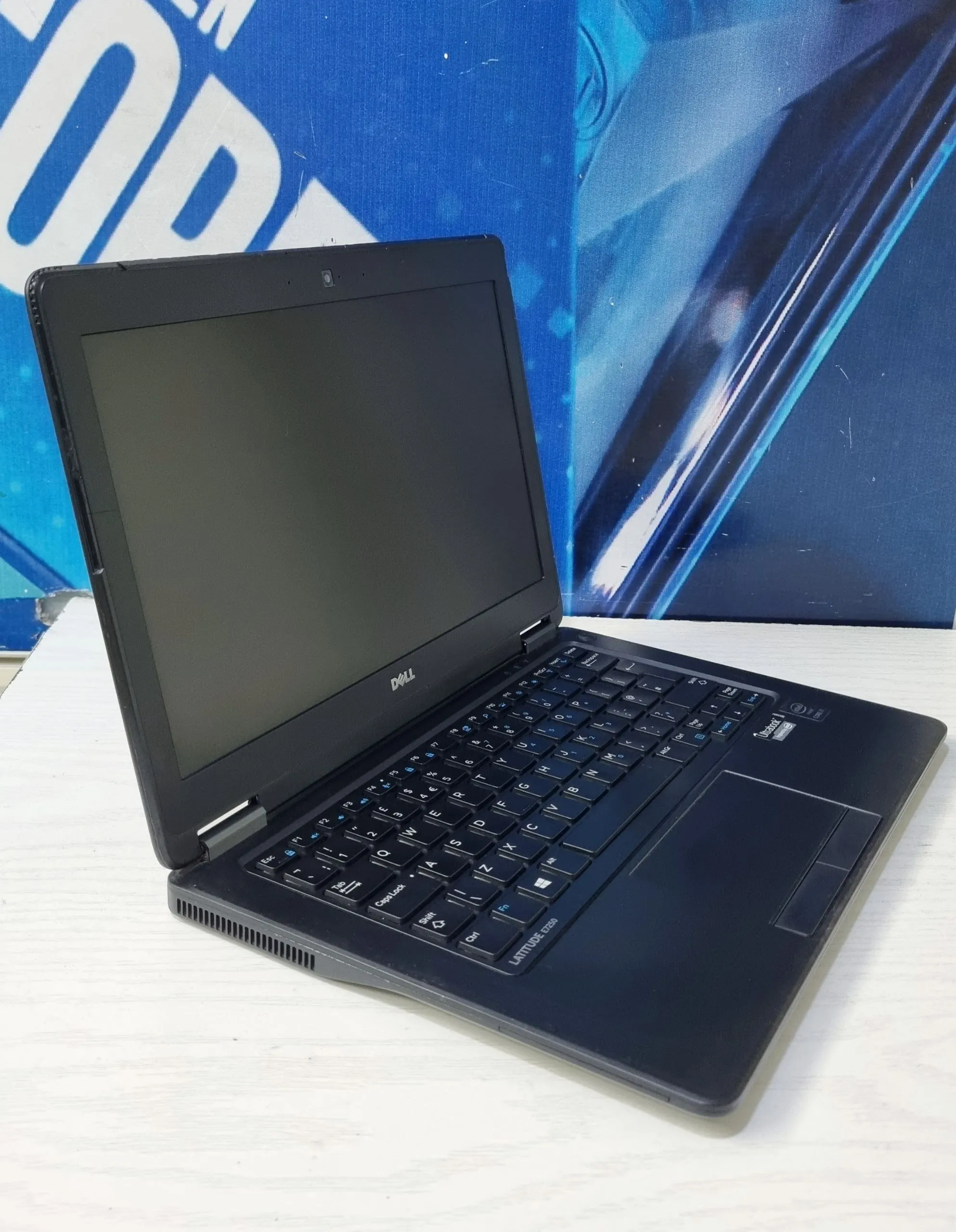 Dell Latitude E7250 i7 Laptop – photo 6