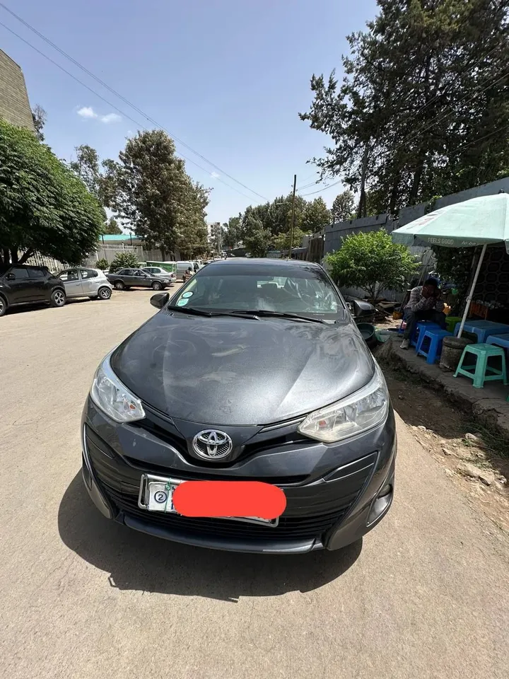 2020 Toyota Yaris Automatic – photo 3