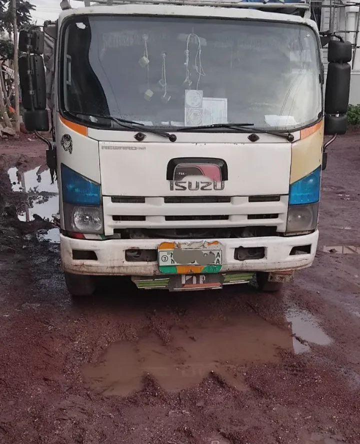Obama Isuzu Truck 2010 – photo 6