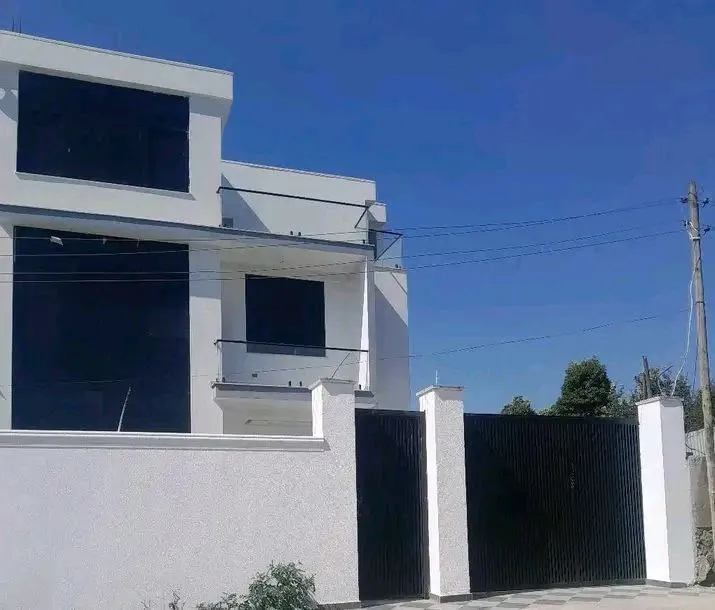 የሚሸጥ G+2 ቤት ወሰን 240 ካሬ – photo 6