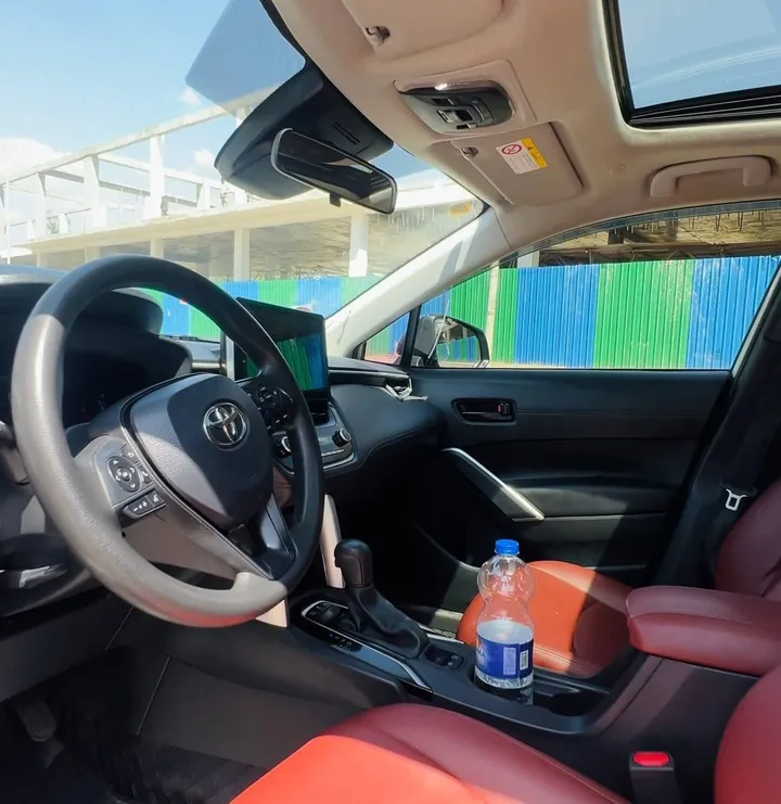 2023 Toyota Corolla Cross Hybrid – photo 3