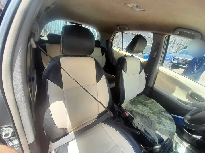 Toyota Yaris Compact 2008 – photo 4