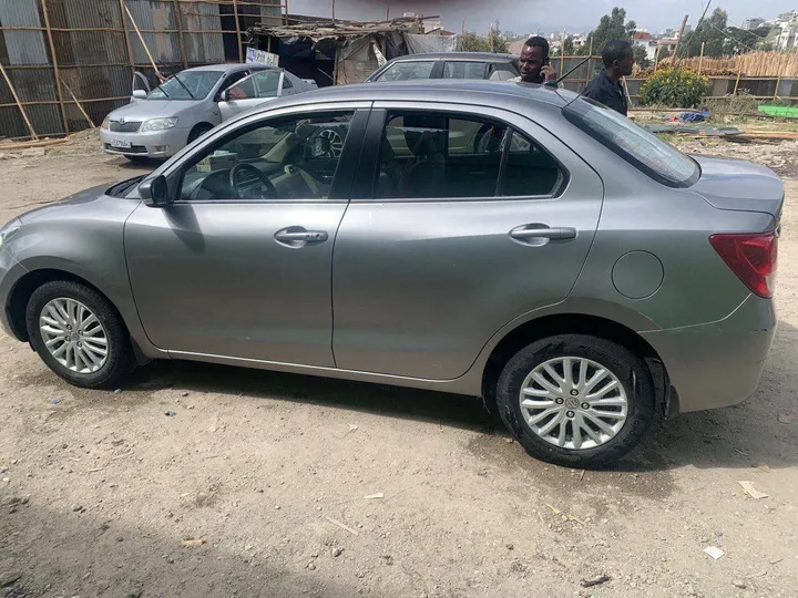 Suzuki Dzire 2022 Automatic Sedan – photo 3