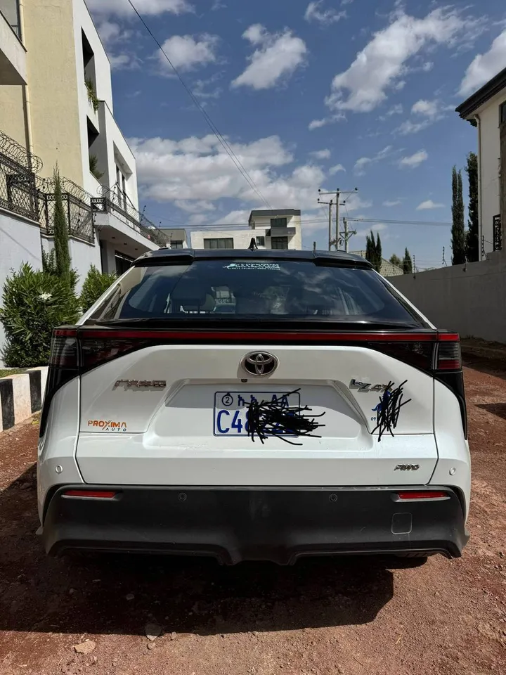 Toyota BZ4X EV 2023 4WD – photo 5