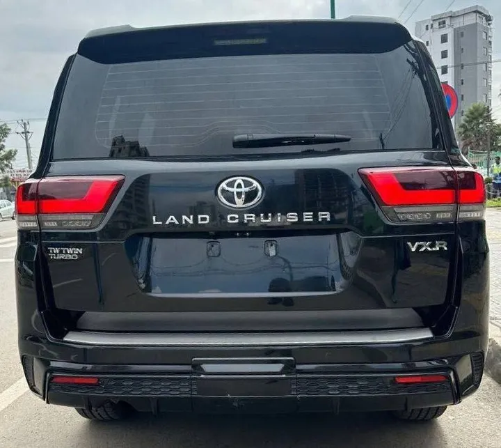Toyota Land Cruiser VXR 2023 – photo 4