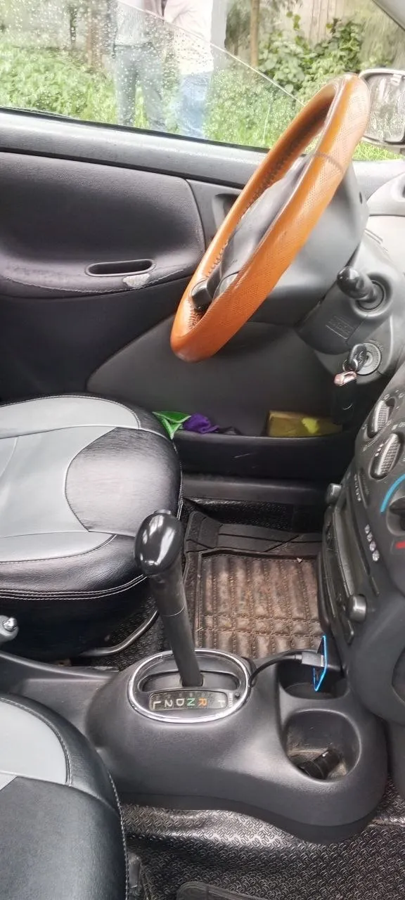Toyota Vitz 2002 Automatic – photo 3