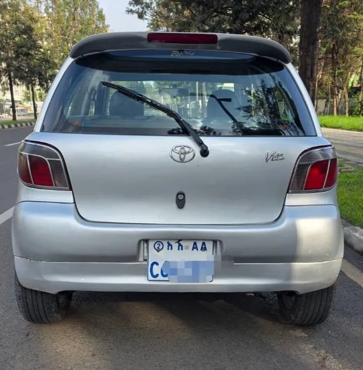 Toyota Vitz 2000 Automatic – photo 7