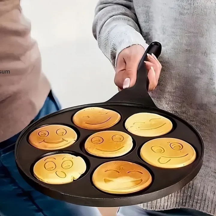Momcoc Smiley Face Non Stick Pancake Pan – photo 3