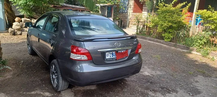 Toyota Yaris Sedan 2009 Automatic – photo 4